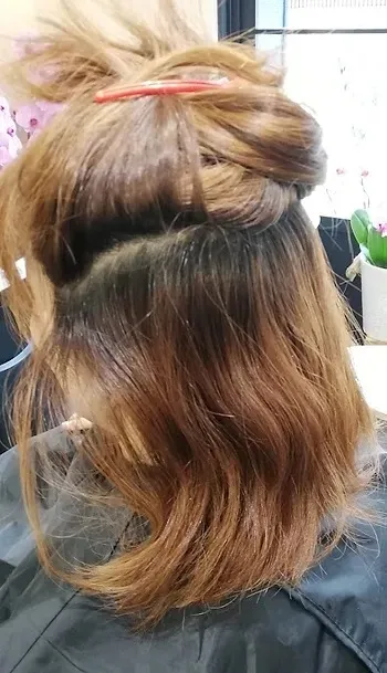 ​髪質改善とカラーで艶のある自然なストレートヘアになります。